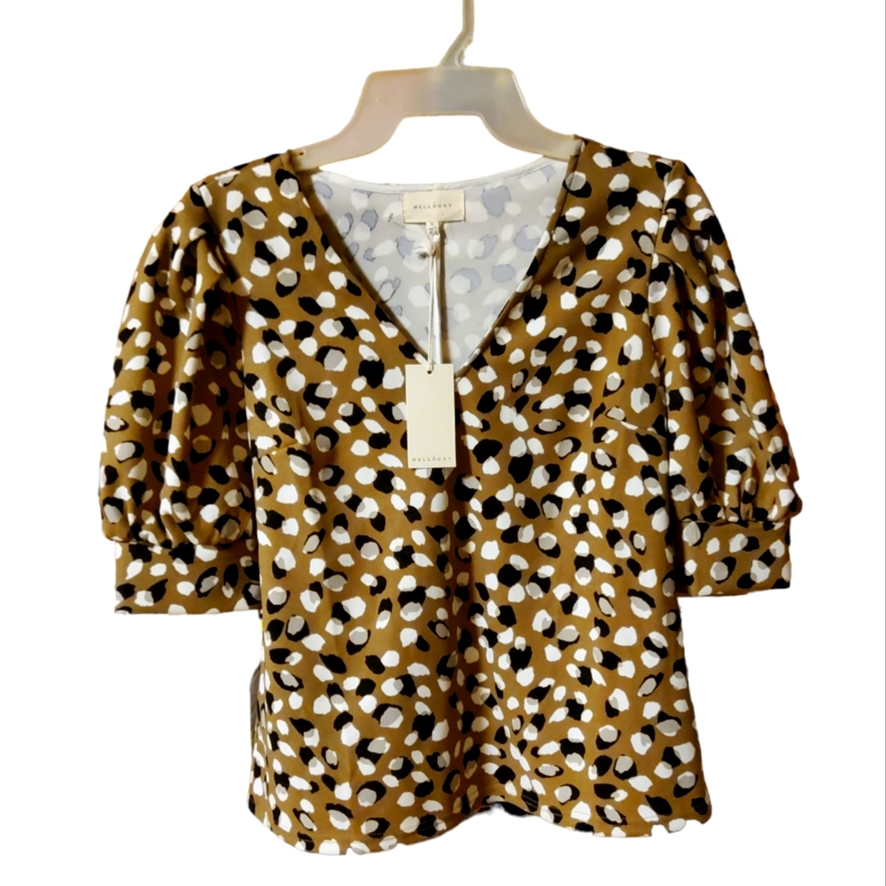 Melloday V-neck Spotted Top